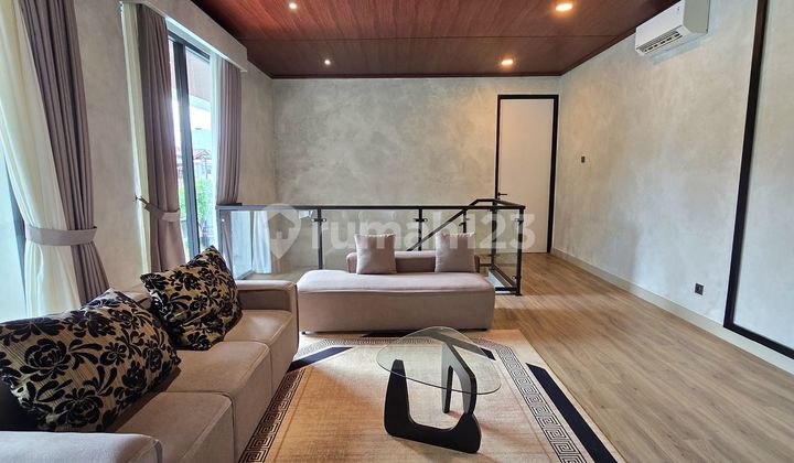 Rumah Cantik Nyaman ~ Jalan Lebar di Pondok Indah