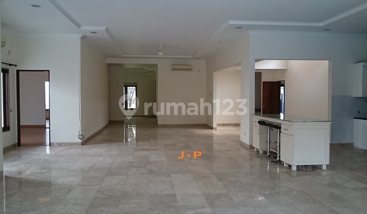 RUMAH 1 LANTAI AREA TENANG JALAN LEBAR DI PONDOK INDAH