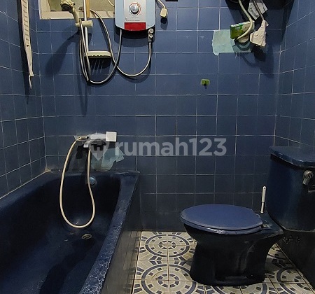 Rumah Dalam Komplek Jl.wr.supratman Rempoa Untuk Rumah Tinggal Dan Usaha Kost