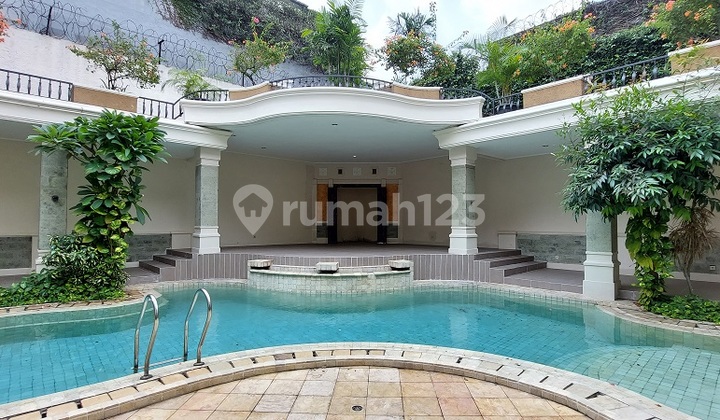 NICE SECOND-HAND HOUSE IN PRIME LOCATION PONDOK INDAH NICE SECOND-HAND HOUSE IN PRIME LOCATION PONDOK INDAH