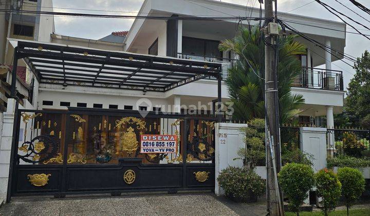 RUMAH CANTIK 4BR  DEKAT TAMAN DAN MALL PONDOK INDAH 1