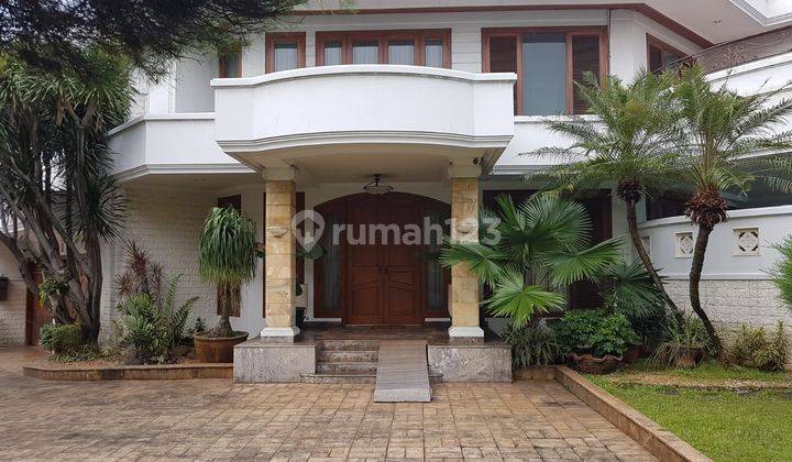 Rumah Gaya Mediterania Klasik Terawat di Pondok Indah 1