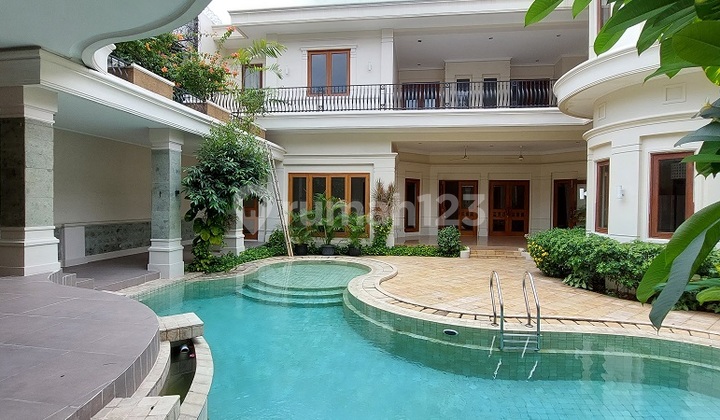 NICE SECOND-HAND HOUSE IN PRIME LOCATION PONDOK INDAH 2