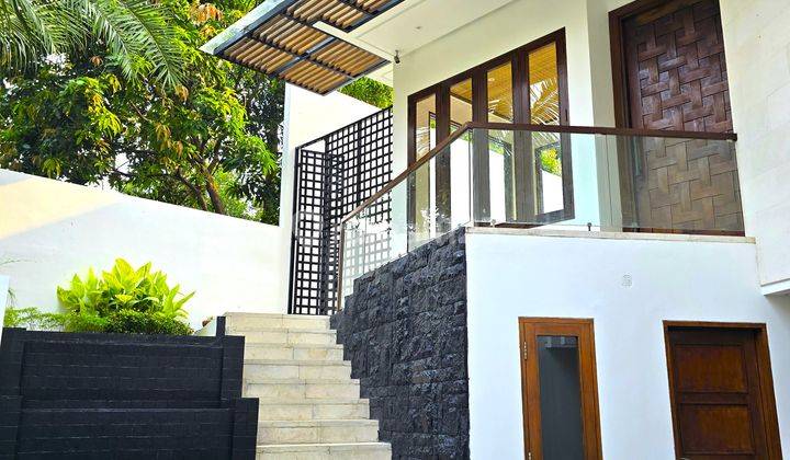 RUMAH CANTIK TROPICAL MODERN di PONDOK INDAH 1