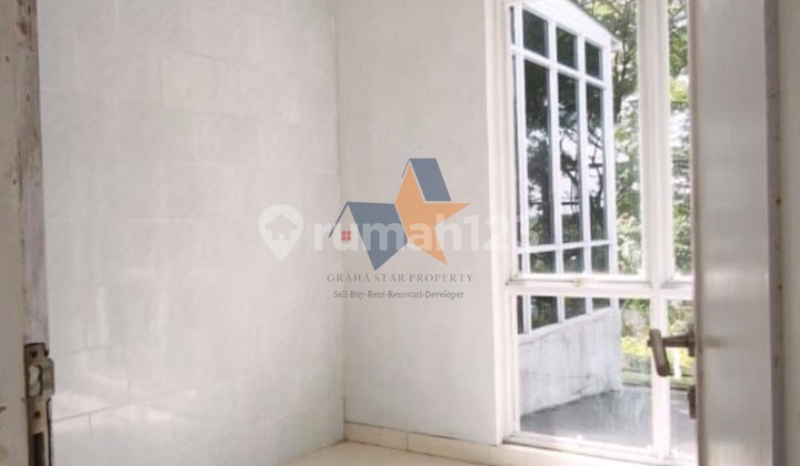 Disewakan. Rumah Minimalis 2 Lantai Siapp Huni di Graha Raya