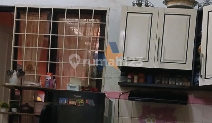 Dijual Rumah Cantik Depan Taman Siap Huni di Cluster Graha Raya 2