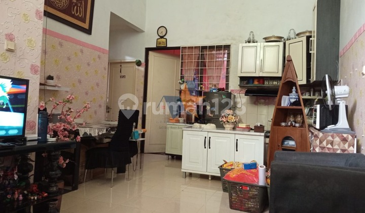 Dijual Rumah Cantik Depan Taman Siap Huni di Cluster Graha Raya