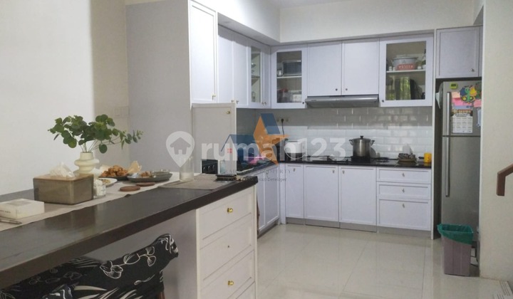 Dijual Cepat Rumah Siap Huni Posisi Hook di Graha Raya