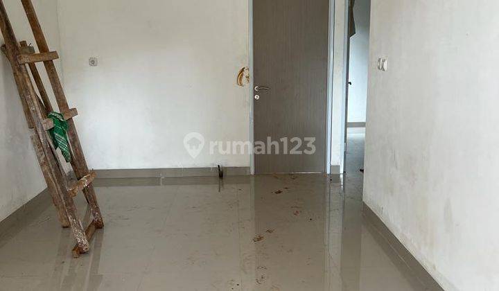 Rumah Dekat Stasiun Dan Pintu Tol