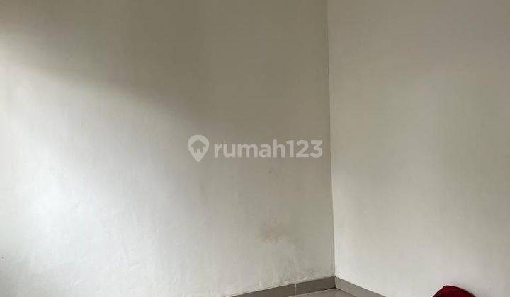 Rumah Dekat Stasiun Dan Pintu Tol