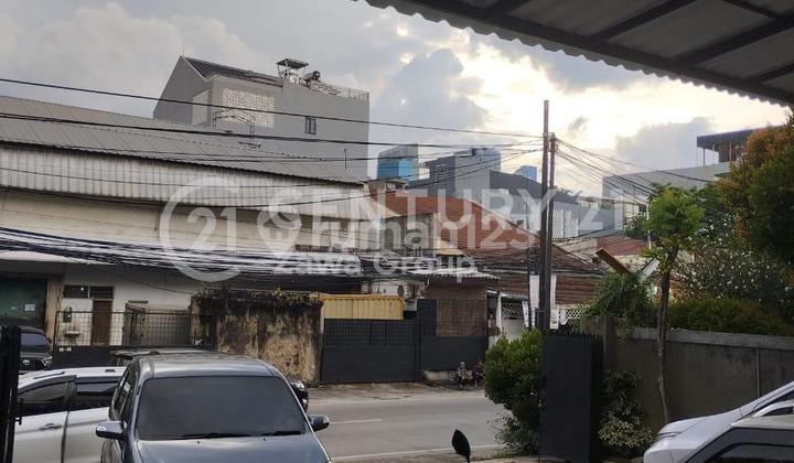 For Rent: Tomang Shop House, Strategic Location West Jakarta