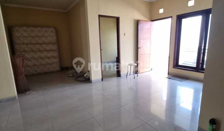 The House is Located in a Comfortable Complex in Singgasana 2