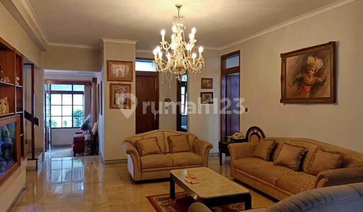 Rumah + Tanah Cocok untuk Keluarga Besar di Kopo Permai