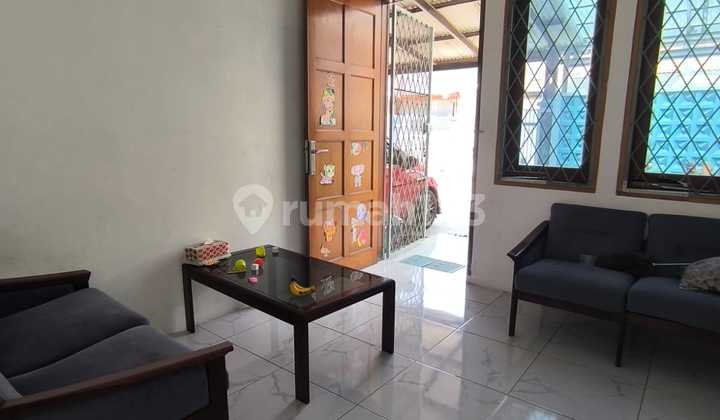 Rumah Rapih, Pencahayaan Bagus di Taman Kopo Indah 2