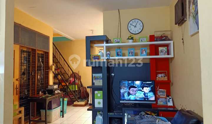 Rumah Bersih Terawat bisa untuk Konveksi di Taman Kopo Indah 1