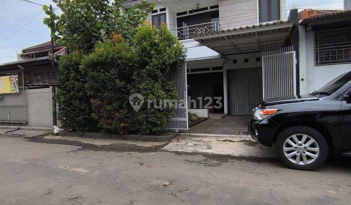 Rumah Mewah Siap Huni, Akses Jalan 3 Mobil di Taman Holis Indah 1 1