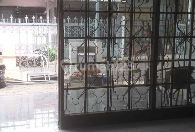 Rumah Dekat Pusat Perbelanjaan dan Akses Tol di Sumber Sari 2