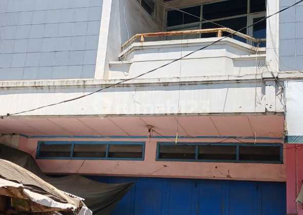 Shop House in a Bustling Area Near the Market in Majalaya 1