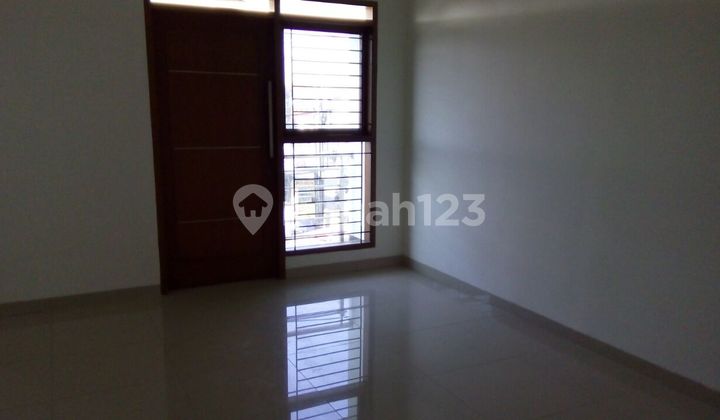 Rumah Siap Pakai Lokasi Strategis di Margahayu Raya