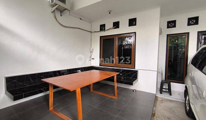 Rumah Full Furnished di Taman Kopo Indah 2 2