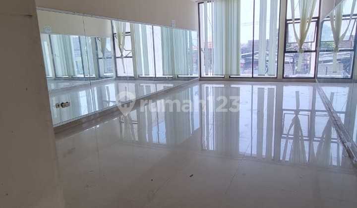 Ruko Kawasan Ramai Cocok untuk Gudang di Sukamenak Raya Ruko Kawasan Ramai Cocok untuk Gudang di Sukamenak Raya