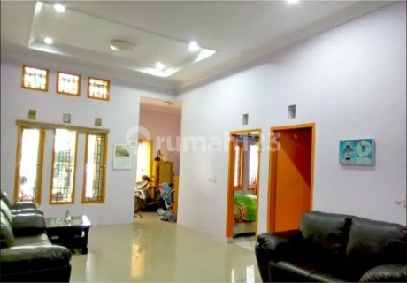 Beautiful House Ready to Occupancy, 24-Hour Security at Graha Hijau Kopo 2
