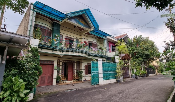 Rumah Besar Cocok untuk Keluarga Besar di Cibolerang Indah