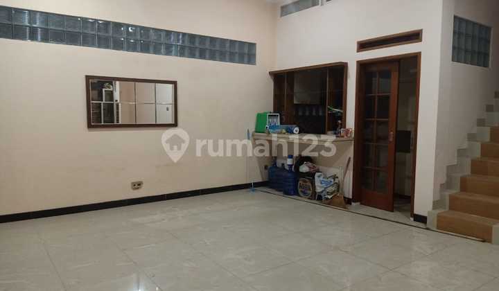 Rumah Bagus Siap Huni Berada di Komplek yang Nyaman di Sukamenak Indah 2