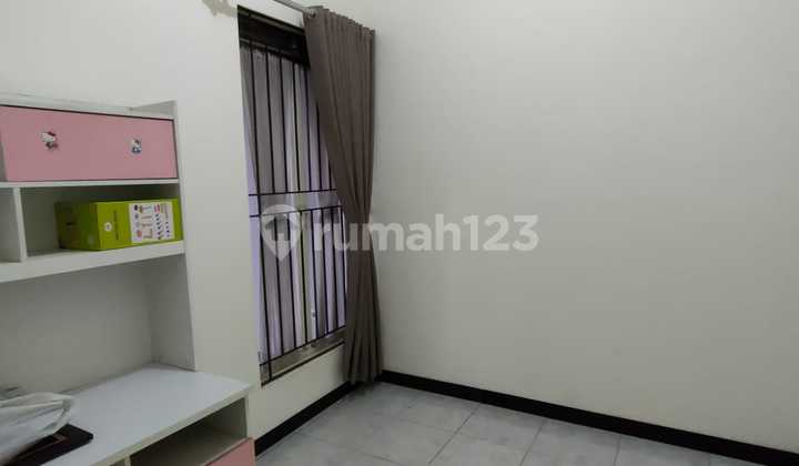 Rumah Siap Huni Cocok untuk Pasangan Muda di Taman Holis Indah 1 2