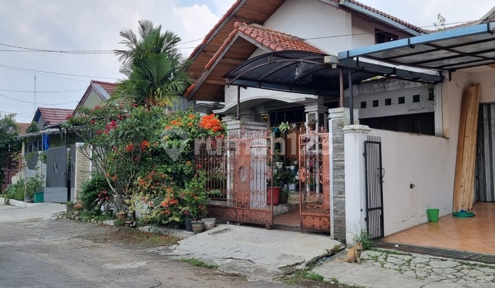 Comfortable House Ready to Occupy in a Strategic Location at Taman Kopo Indah 2