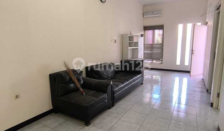 Rumah Siap Huni Cocok untuk Pasangan Muda di Taman Holis Indah 1