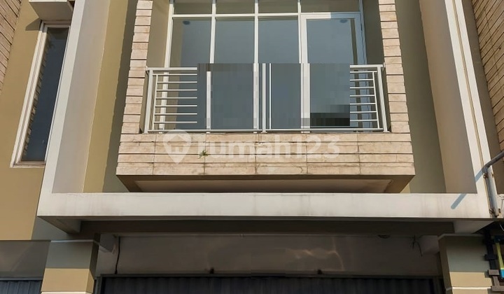 Shop House with Easy Access to Toll Gate in Taman Kopo Indah 5 Shop House with Easy Access to Toll Gate in Taman Kopo Indah 5