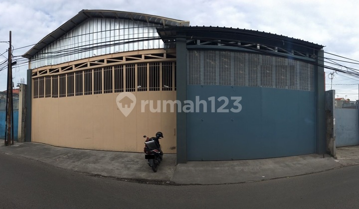 Gudang Premium di Kawasan Industri di Burujul (Ada 2 Unit)