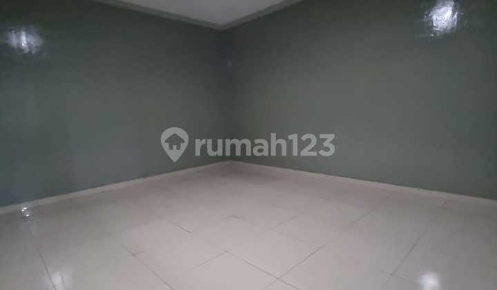 Spacious House Suitable for Warehouse or Business Location in Kopo Mas 2