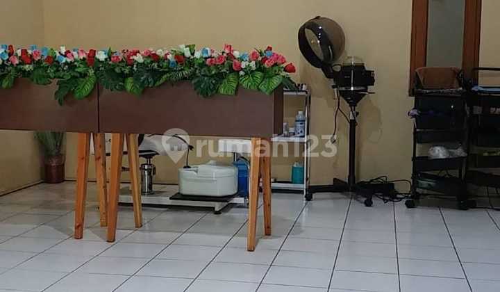 2-Story House in the Favorite Area of Taman Kopo Indah 3 2