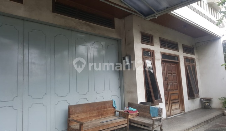 2-Story Shophouse in the Bustling Taman Kopo Indah Area 2-Story Shophouse in the Bustling Taman Kopo Indah Area