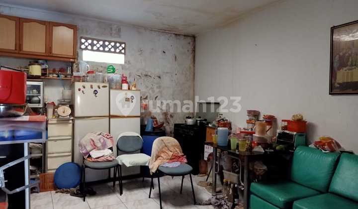 Rumah Sederhana Masih Terawat di Permata Kopo