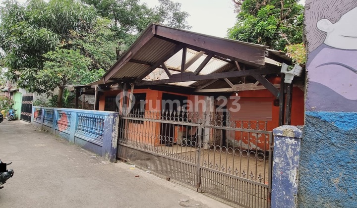 Rumah Lokasi Strategis Cocok untuk Usaha di Dian Permai