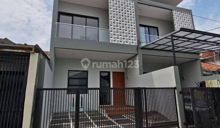 Rumah Super Bagus Dan Modern Siap Huni di Kopo Permai 1