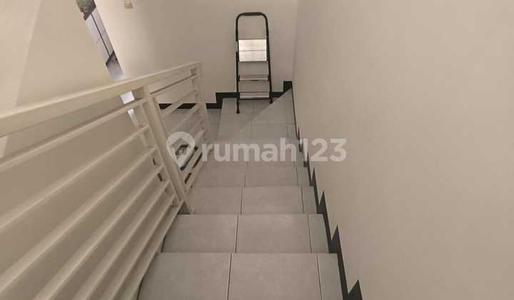 Well-Maintained Clean House in Taman Kopo Indah 5 Housing Complex 2