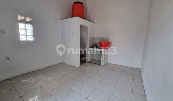 Shop House Suitable for Counter Business in Cicukang 2