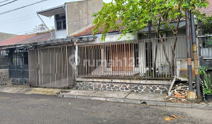 Rumah Dekat ke Pusat Kota Komplek Tenang di Sumber Sari Rumah Dekat ke Pusat Kota Komplek Tenang di Sumber Sari
