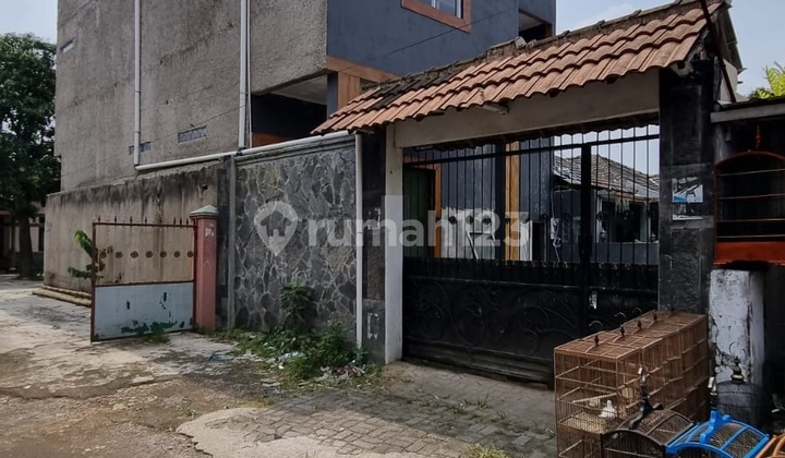 Strategic Warehouse Near Margaasih Toll Road in Pameuntasan