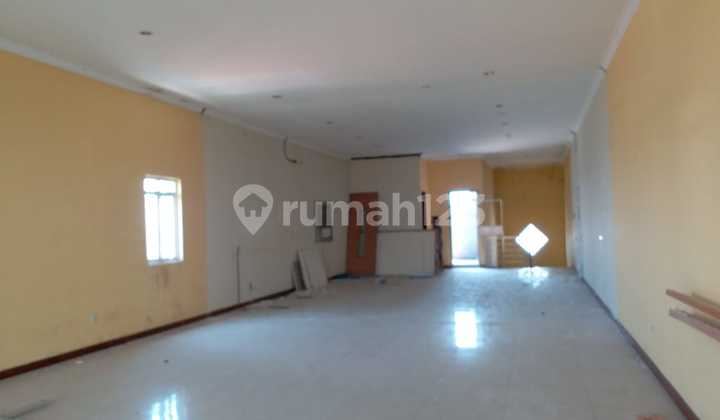 Ruko Minimalis Baru Lokasi di Jalan Utama di Terusan Kopo Ruko Minimalis Baru Lokasi di Jalan Utama di Terusan Kopo