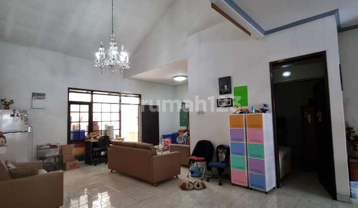 Rumah Luas Lokasi Strategis di Taman Kopo Indah 2