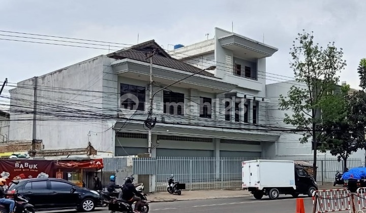 Ruko Luas dan Nyaman di Kopo