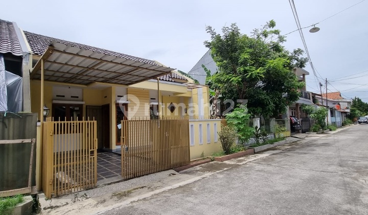 Rumah Minimalis Rumah Terawat di Taman Kopo Indah 1 Rumah Minimalis Rumah Terawat di Taman Kopo Indah 1