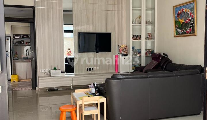 Rumah Bagus Full Furnished Tinggal Pindah di Singgasana