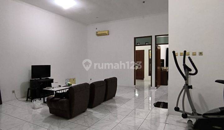 Rumah Full Furnished di Taman Kopo Indah 2 1