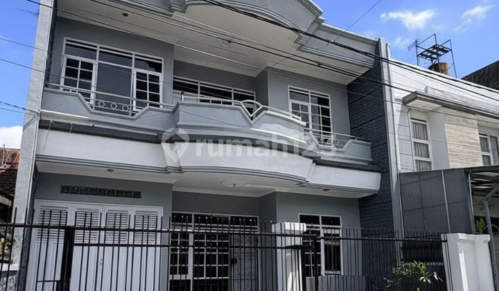 Rumah 2,5 Lantai Lokasi Strategis di Taman Kopo Indah 2